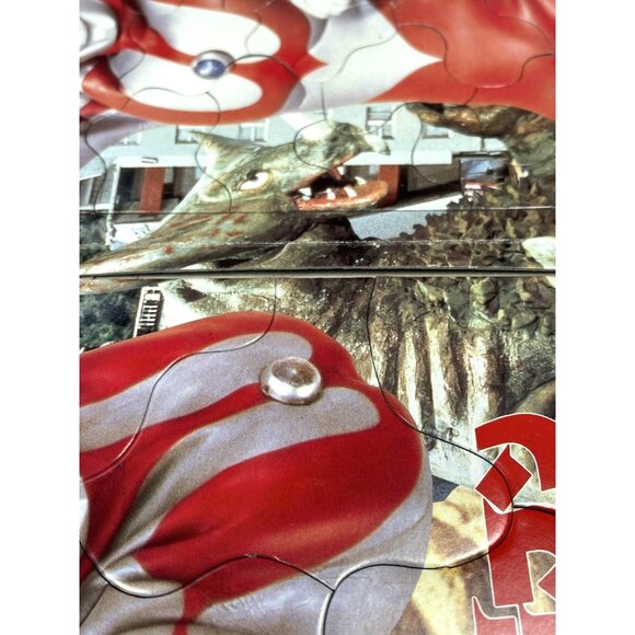 VTG Tsuburaya Productions 10 & 30 Piece Folding ULTRAMAN Jigsaw PUZZLE Bandai - Picture 2 of 7